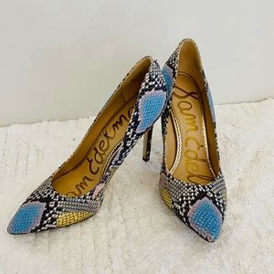 Sam Edelman pointed snake heels